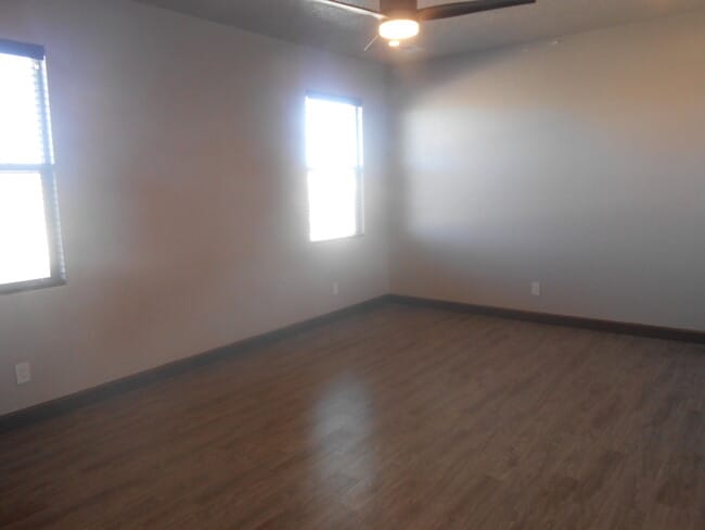 Building Photo - 2215 Stieglitz Ave SE