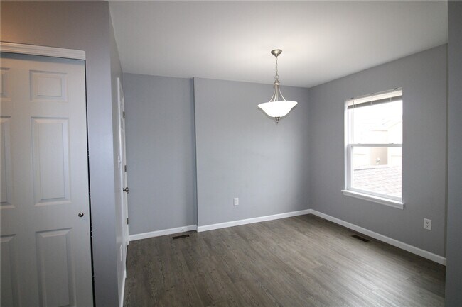 Building Photo - 440 Wild Oak Dr