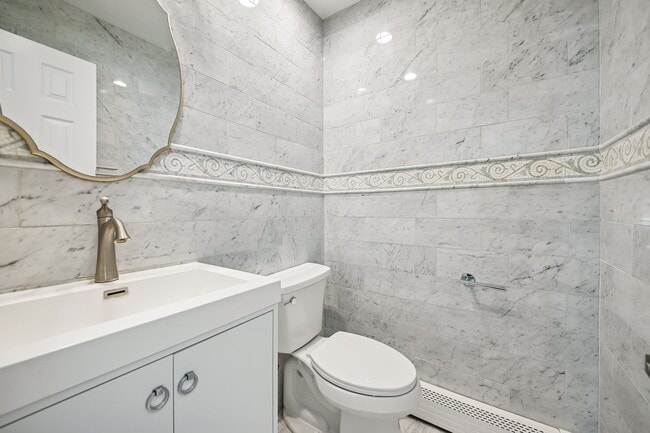 Building Photo - 11 Hudson Terrace