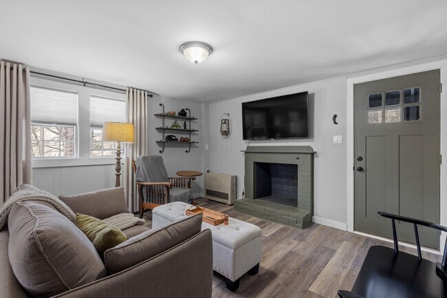 Building Photo - 31 Water St