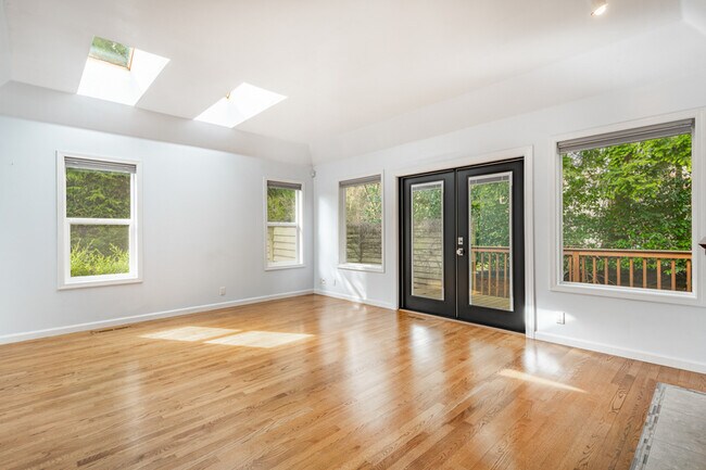 Building Photo - 8975 Snowy Owl Ln