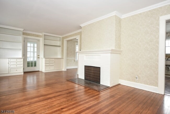 Building Photo - 65 S Maple Ave