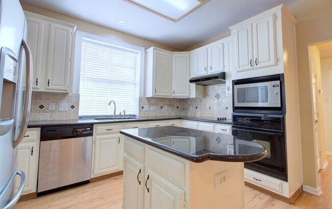 Building Photo - 1226 Rabbs Crossing