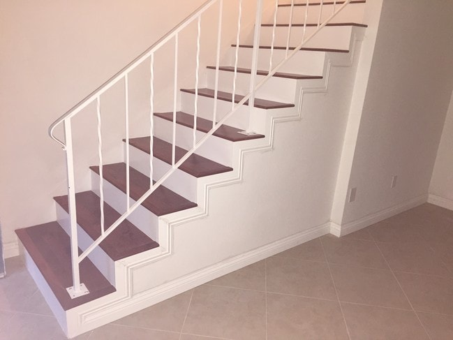 stairway - 2422 Huntington Ln