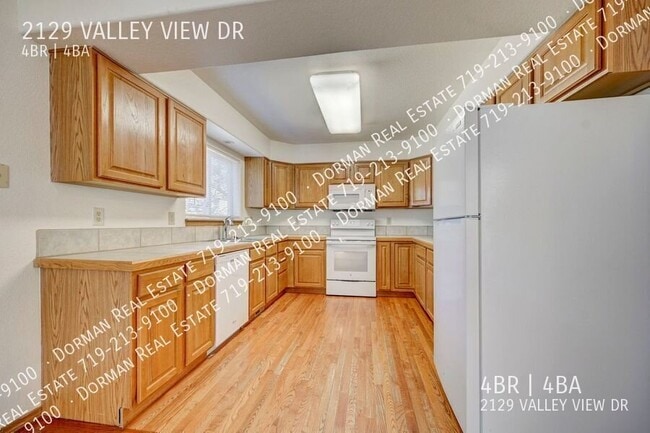 Building Photo - 2129 Valley View Dr