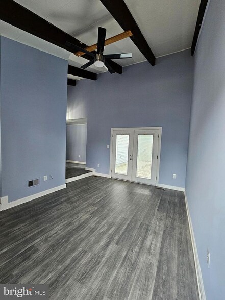 Building Photo - 6020 Regents Park Rd