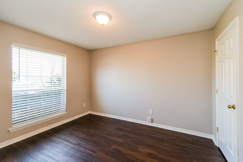 Building Photo - 1562 Wells Rd