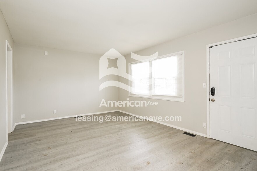 Building Photo - 3125 Hart Dr