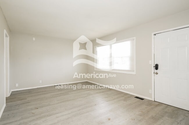 Building Photo - 3125 Hart Dr