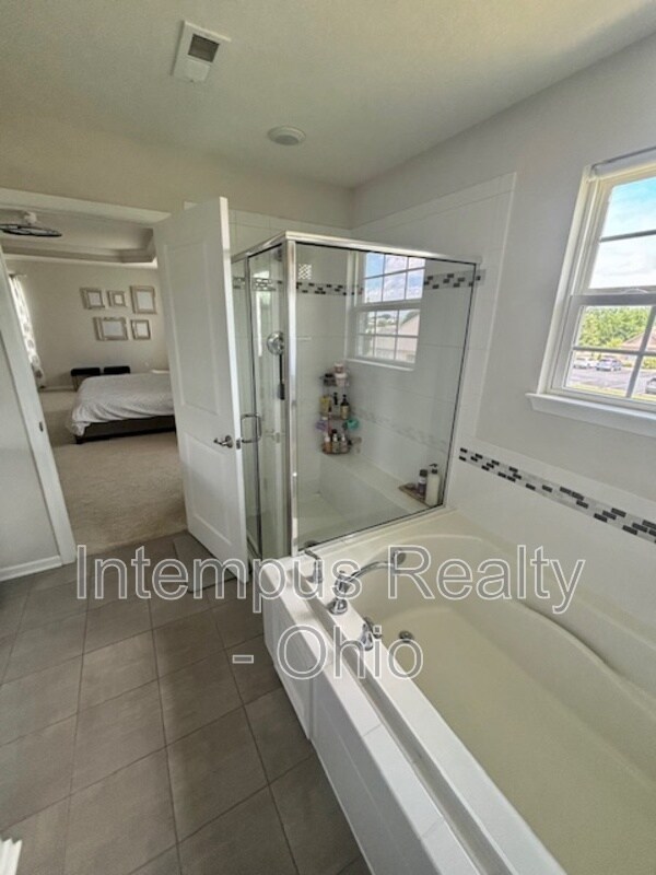 Building Photo - 6123 Brandon Dr