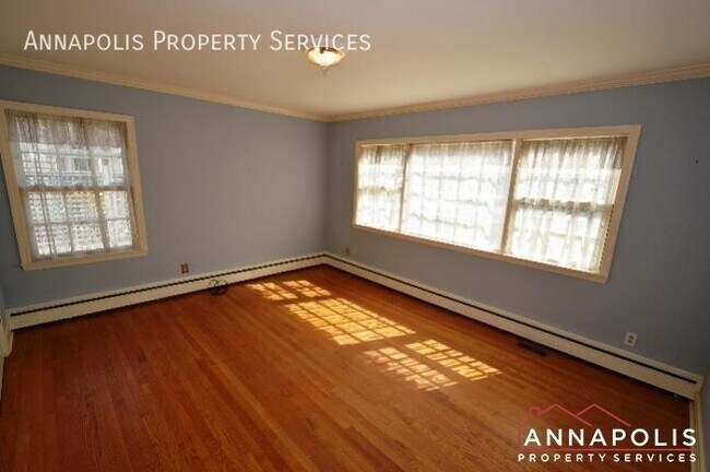 Building Photo - 208 Avondale Cir