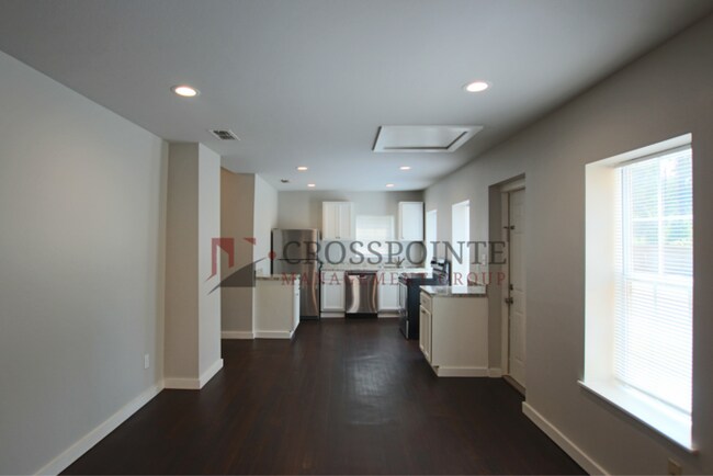 Building Photo - Available Now! 2 bedroom in Historic Charn...