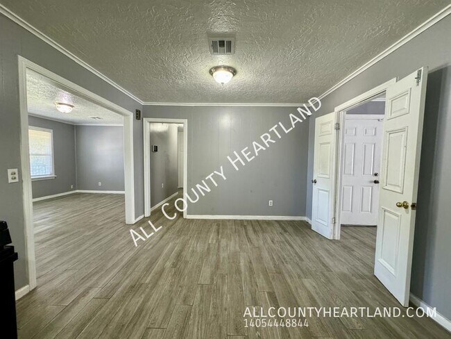 Building Photo - 3328 NW 29th St