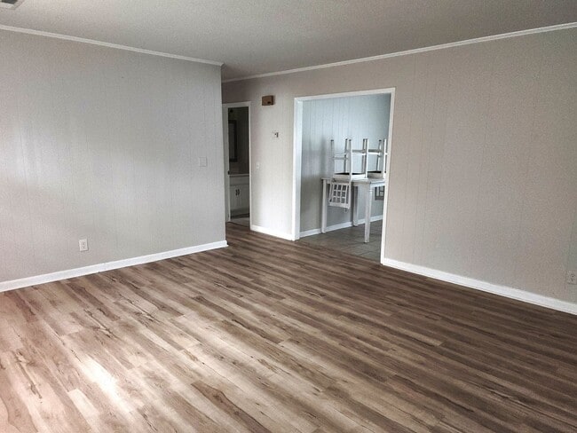 Building Photo - N Kerr Avenue - Duplex home - Move In Read...