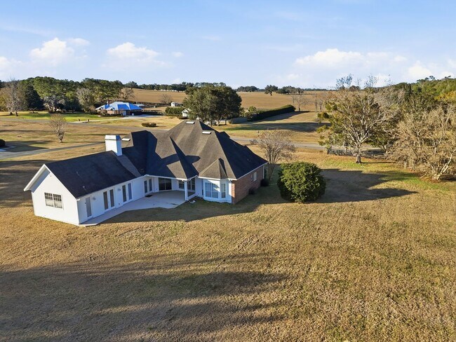 Building Photo - Ivy Park Brick Home 4 bedroom 3 1/2 baths