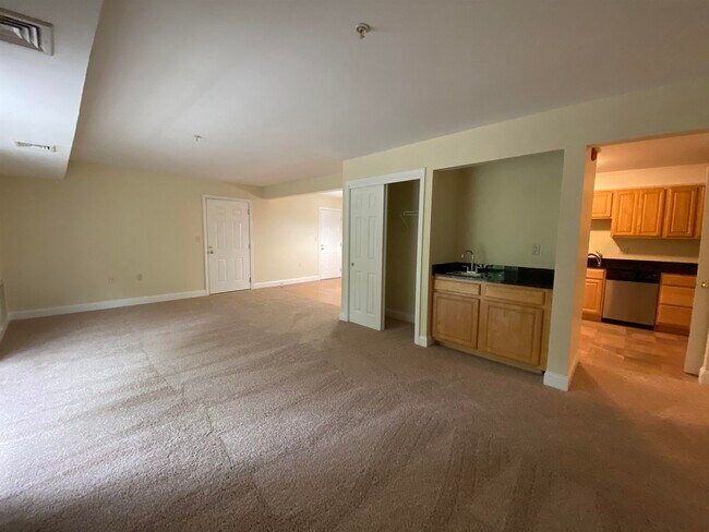 Building Photo - 99 S Mammoth Rd