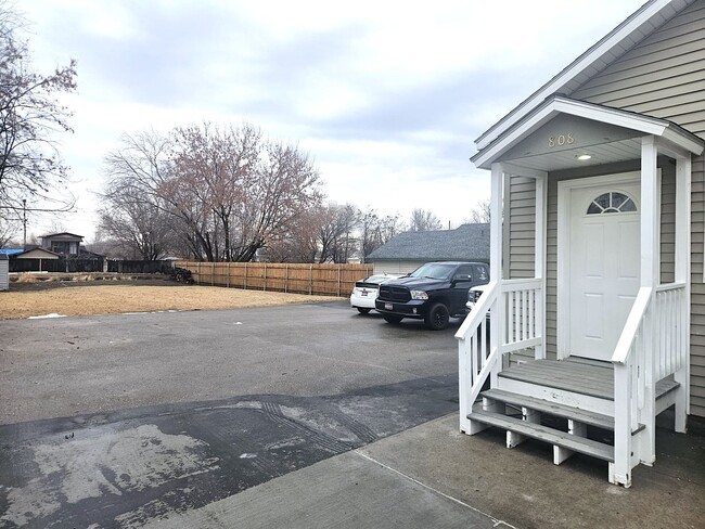 Building Photo - Newly Remodeled in Downtown Nampa