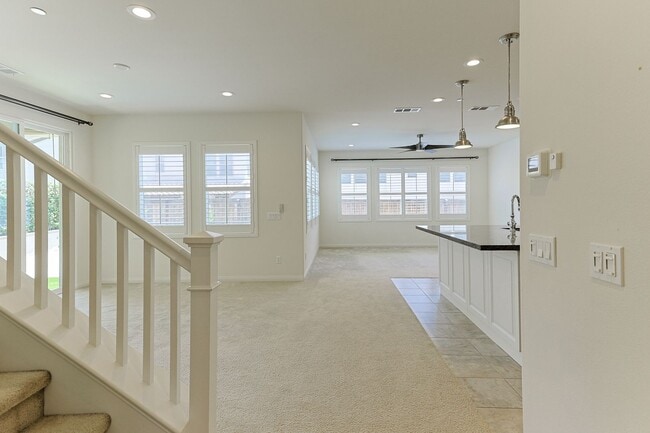 Building Photo - Gorgeous 4 Bedroom and 3 Bath Home in Chula vista/Otay Ranch Area