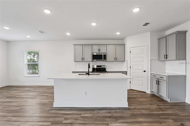 Building Photo - 13112 Siam Dr