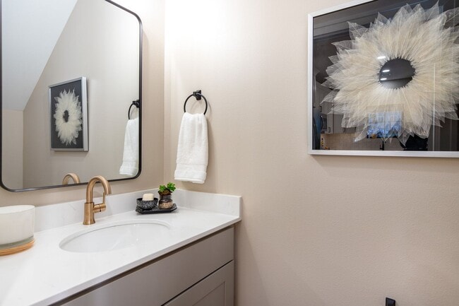 Building Photo - 2107 Aikman Dr