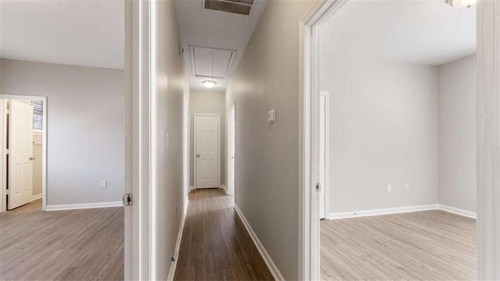 Building Photo - 848 Ridge Ave NW