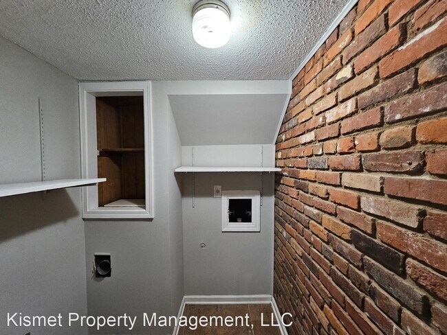 Building Photo - 2 br, 1.5 bath House - 573 S Goodlett Street