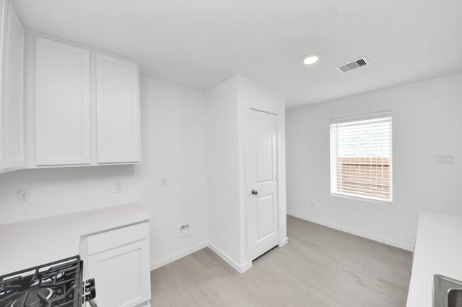 Building Photo - 7730 Lavender Jade Dr