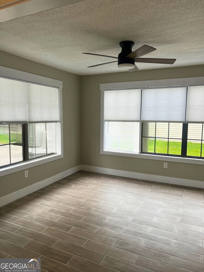 Building Photo - 124 Wolfbay Cir