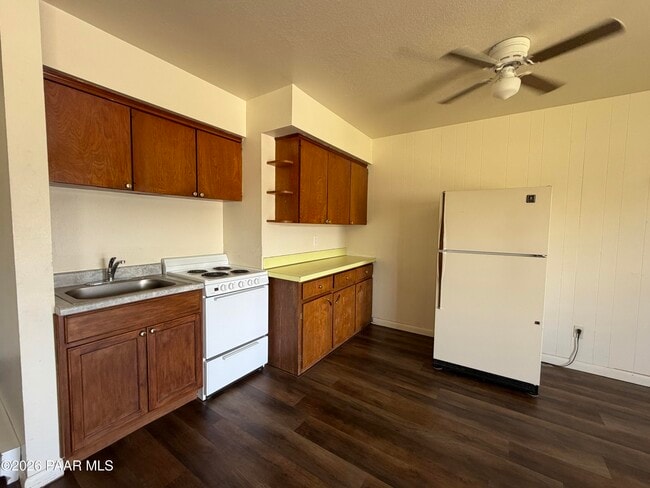 Building Photo - 4251 N Viewpoint Dr