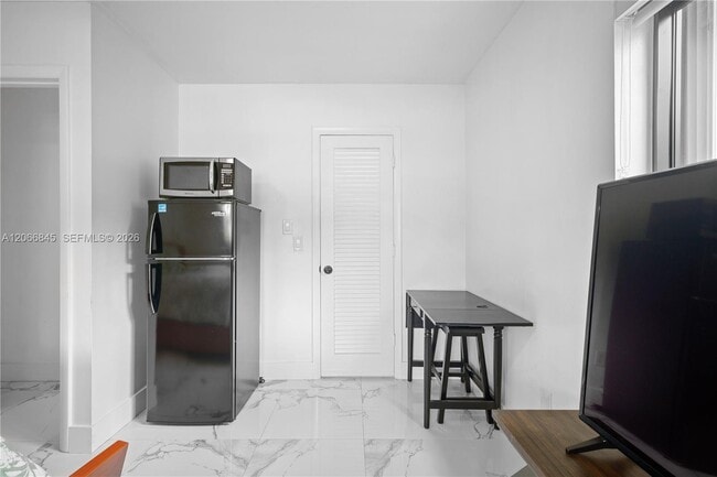 Building Photo - 4241 NW 9th Ct