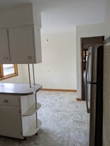 Building Photo - 2345 N Rutherford Ave