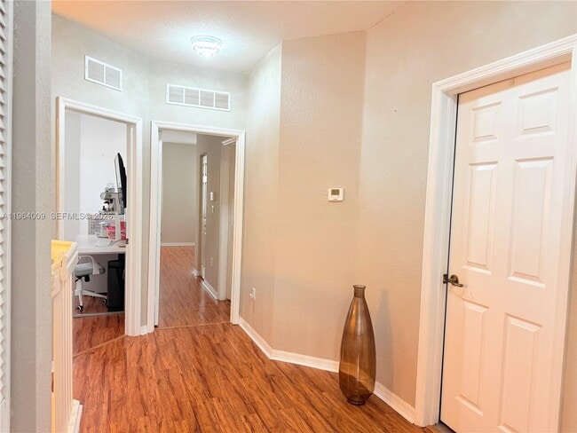 Building Photo - 14136 SW 51st Ln