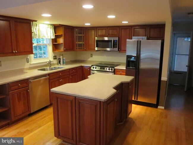 Building Photo - 12729 Falcon Dr