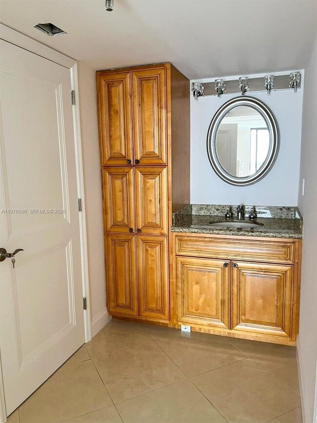 Building Photo - 290 174th St St