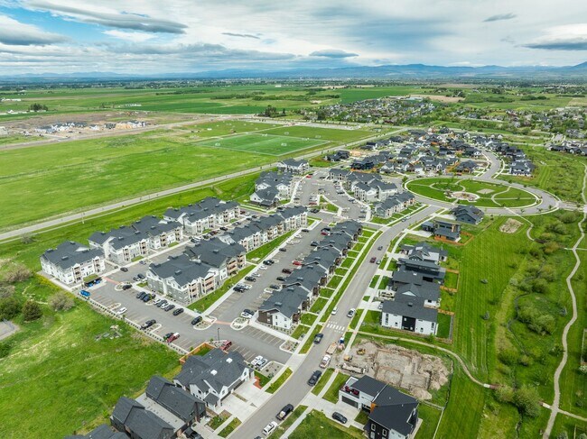 Building Photo - 1469 Windrow Dr