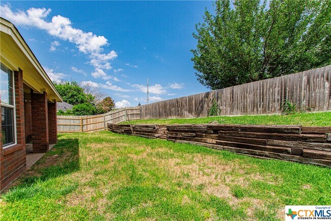 Building Photo - 2903 Scottsdale Dr
