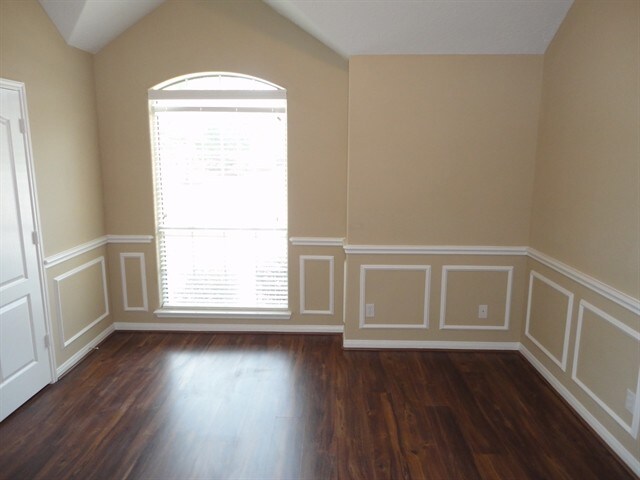 Building Photo - 17302 Lonesome Dove Trl