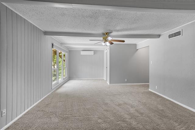 Building Photo - 2733 Sandage Ave