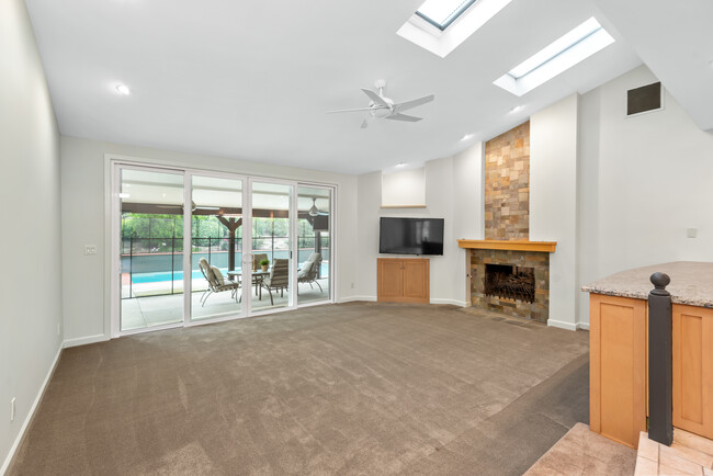 Building Photo - 28051 Balkins Dr