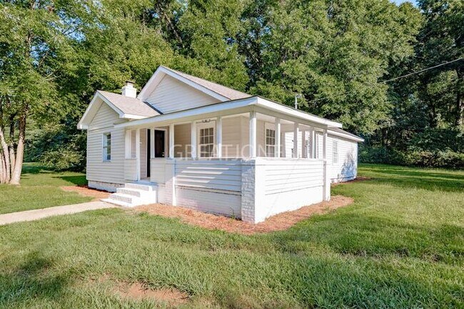 Building Photo - Charming 2 Bedroom in LaGrange!