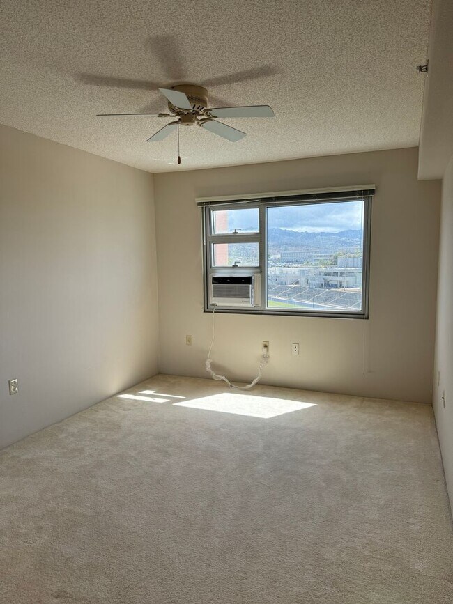 Building Photo - Country Club Village 6 - 2 Bedroom 1.5 Bat...