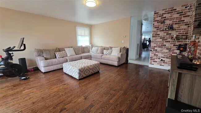 Building Photo - 62 Gibson Pl