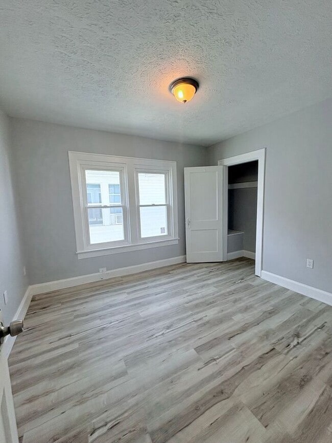 Building Photo - Charming 3 beds 1 baths in Columbus!