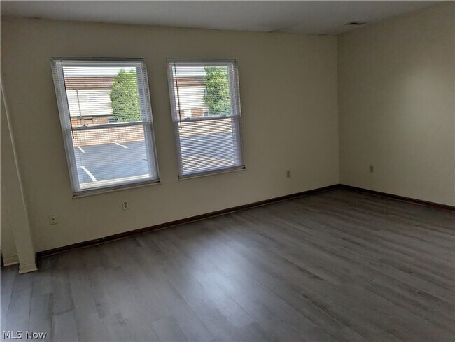 Building Photo - 1563 Whitehall Blvd