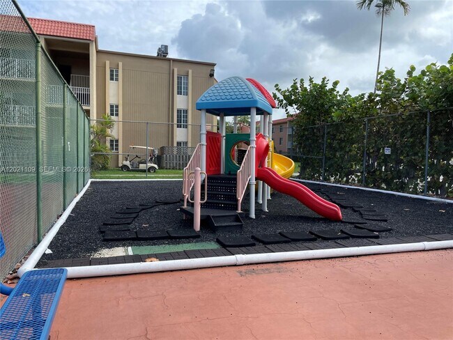 Building Photo - 4920 NW 79th Ave