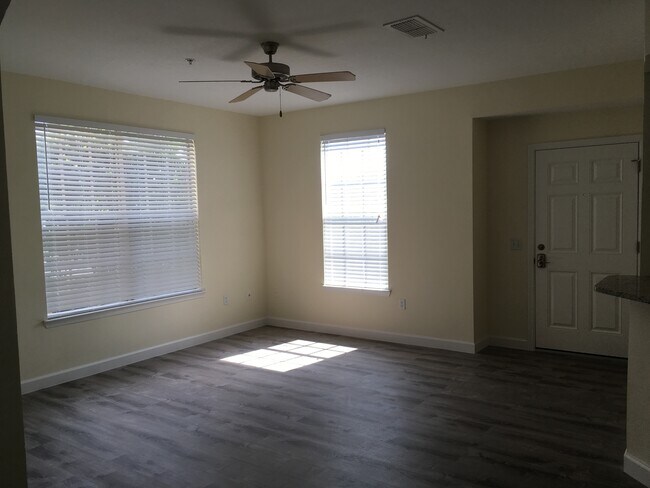 Building Photo - 12879 Madison Pointe Cir