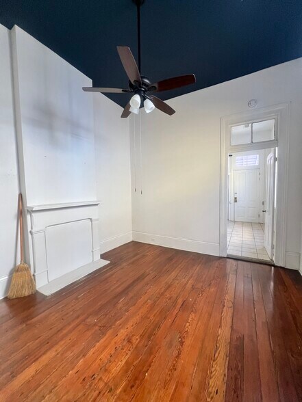 Building Photo - 2427 S Robertson St