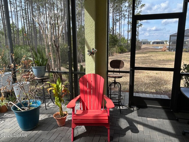 Building Photo - 402 Tiki Ter