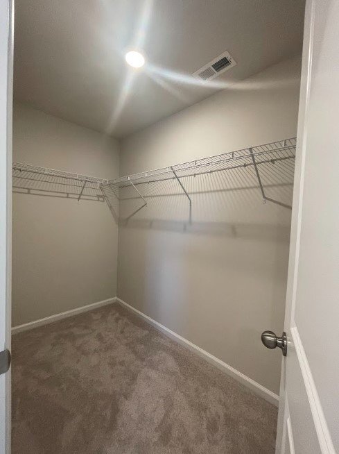 Building Photo - Spacious 4 Bed, 3.5 Bath Home with 2895 Sq...