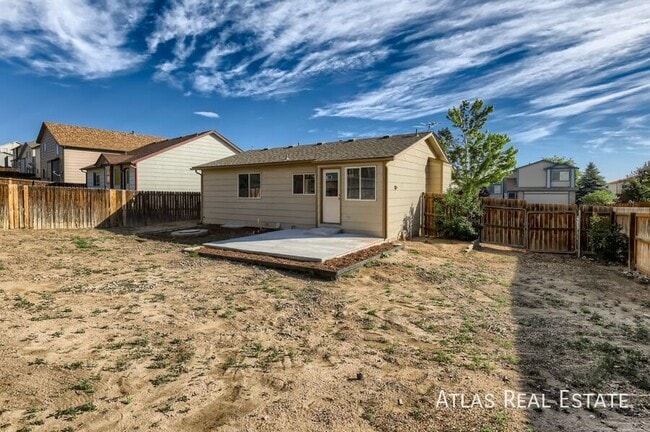 Building Photo - 945 Lords Hill Dr